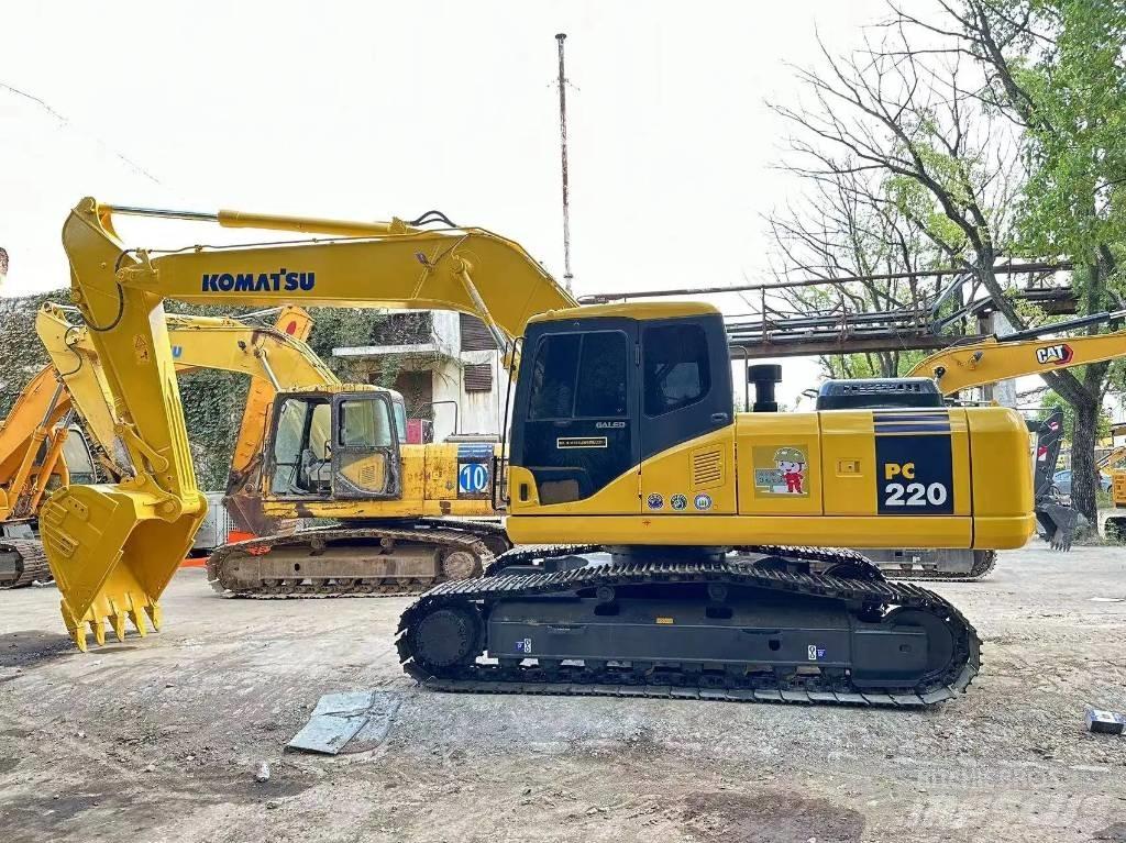 Komatsu PC 220-7 حفارات زحافة