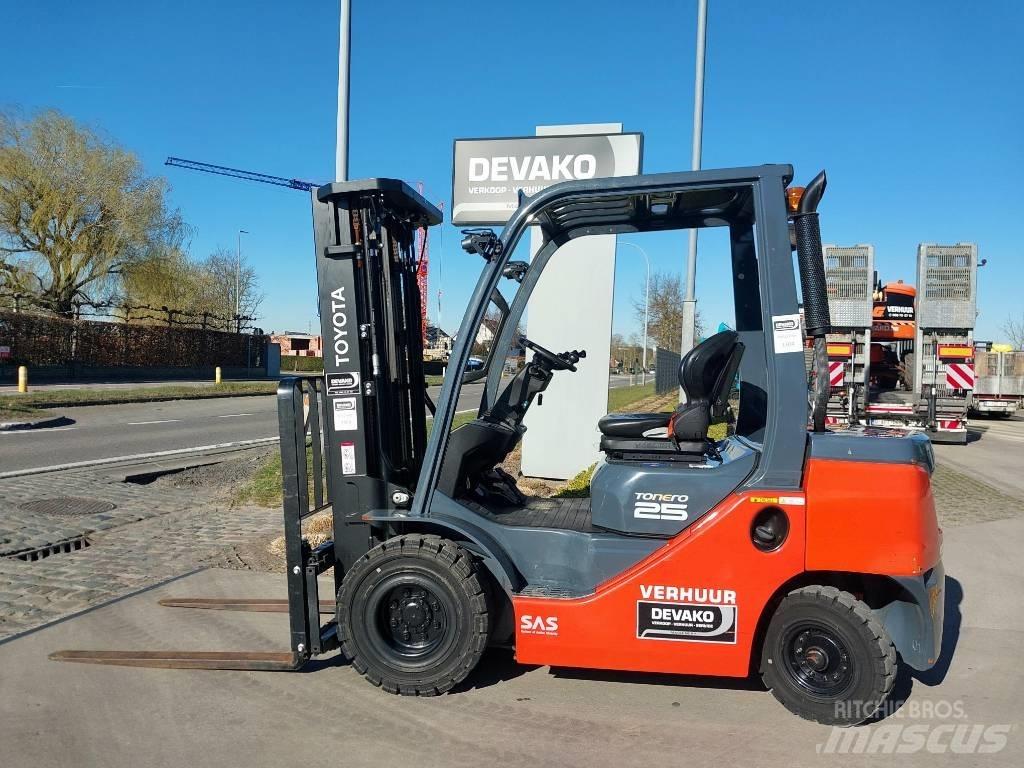 Toyota 52-8 FD F 25 شاحنات الديزل