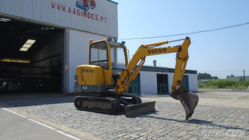 Volvo EC 25 حفارات صغيرة أقل من 7 طن (حفارات صغيرة)