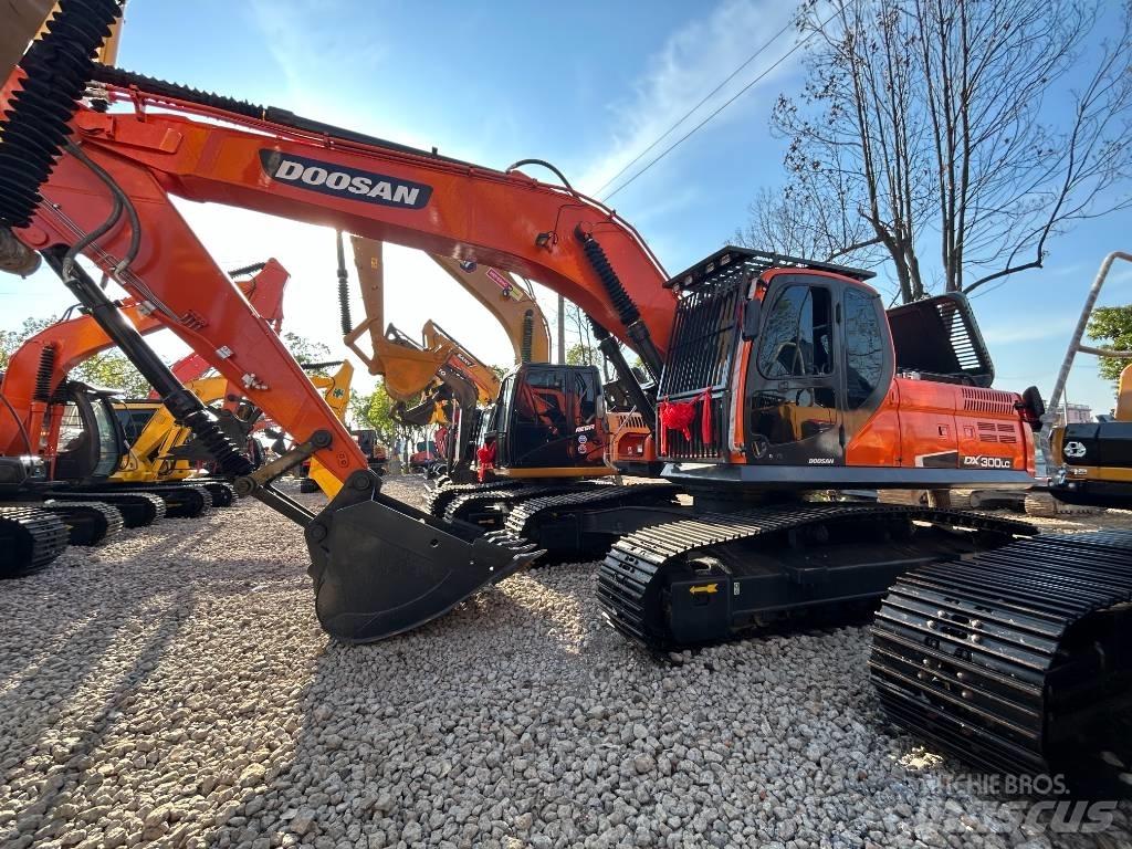 Doosan DX 300 حفارات زحافة