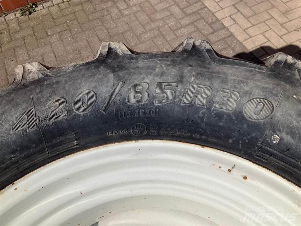 Goodyear 420/85R30 ماكينات زراعية أخرى