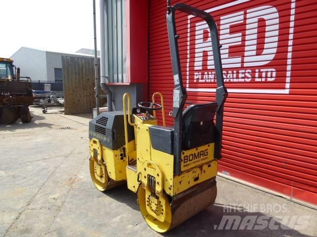 Bomag BW 80 ADH-2 مداحل ثنائية الاسطوانة