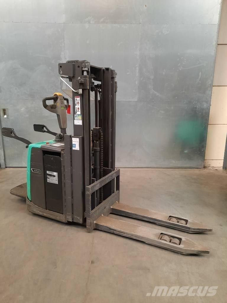 Mitsubishi SBV16P شاحنات مناولة ذاتية الدفع