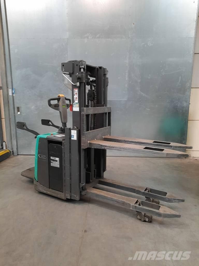Mitsubishi SBV16P شاحنات مناولة ذاتية الدفع