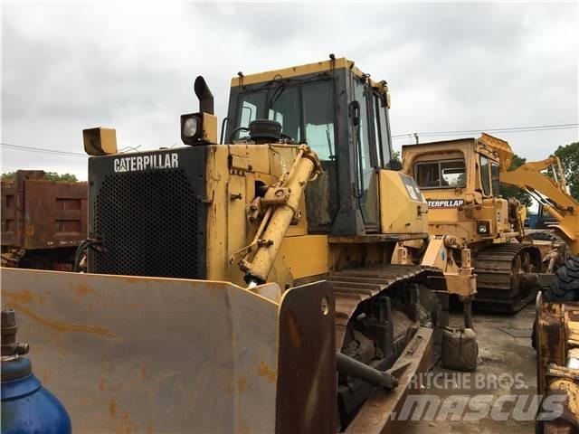 CAT D 7 G بلدوزرات مجنزرة