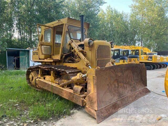 CAT D 7 G بلدوزرات مجنزرة