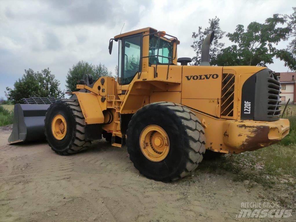 Volvo L 220 F لوادر بعجل