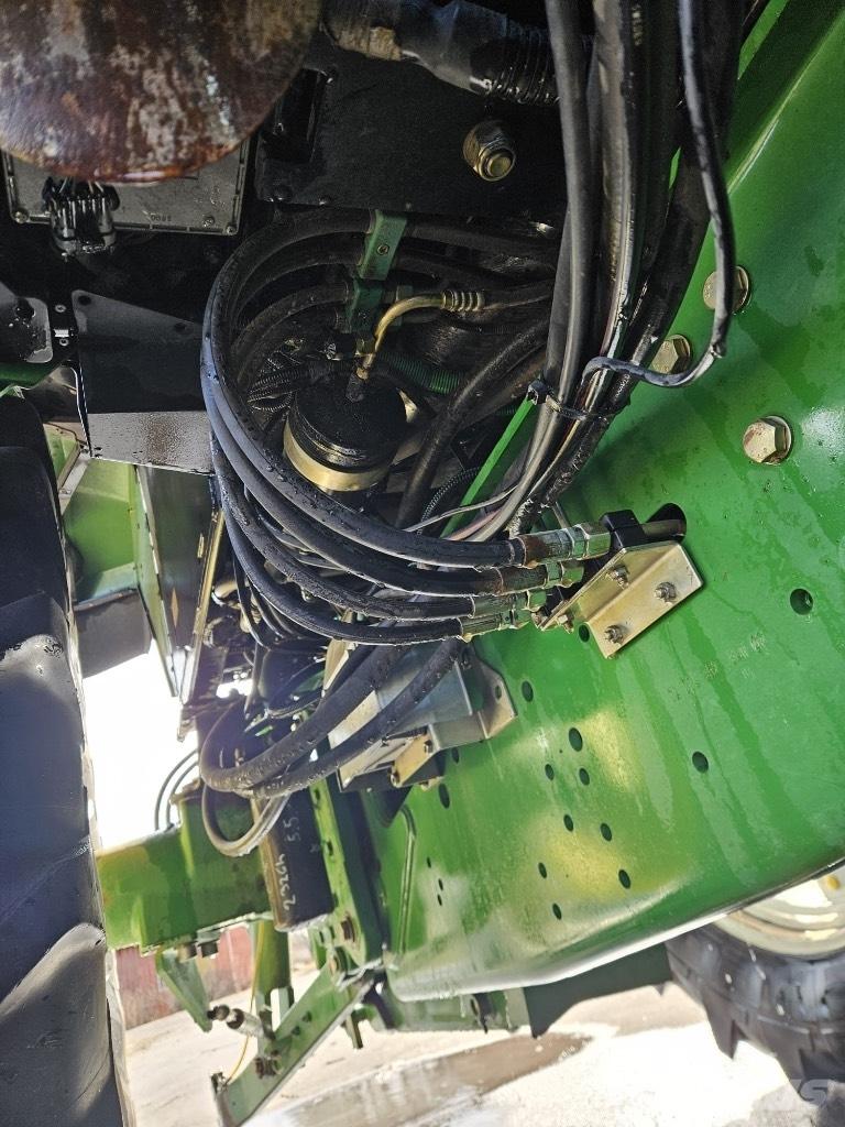 John Deere 6610 الجرارات