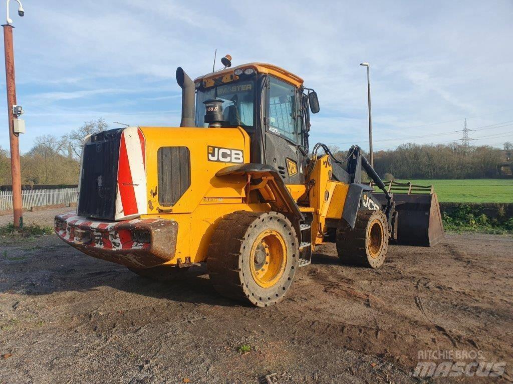 JCB 437 HT لوادر بعجل