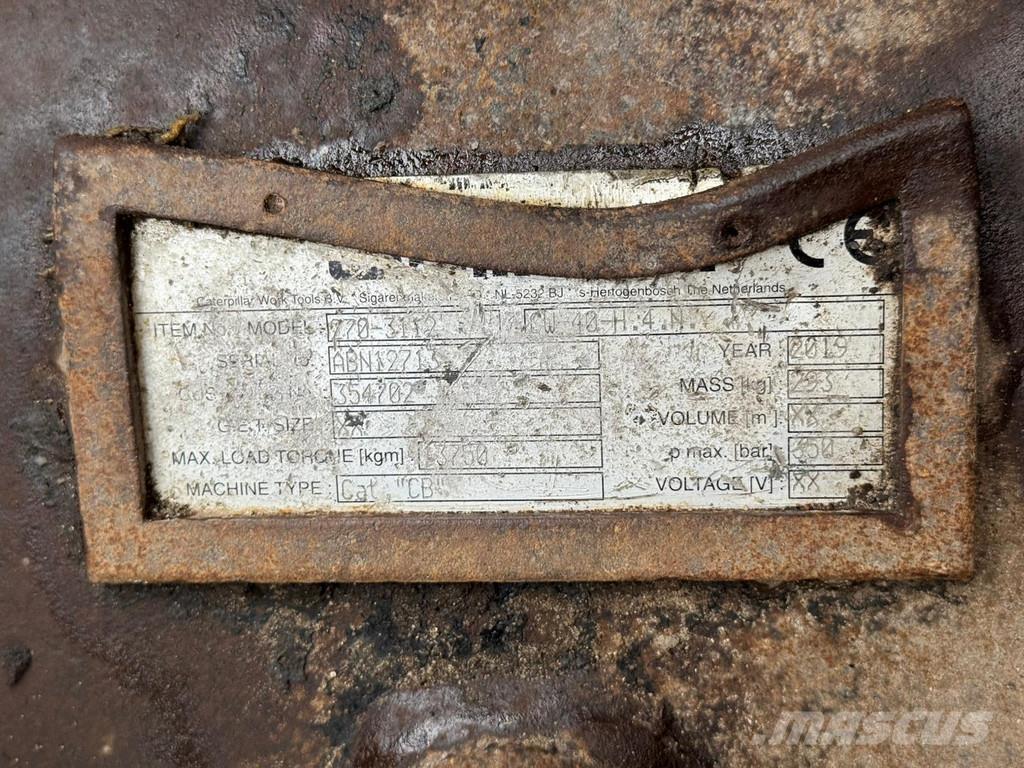 CAT 326F L حفارات زحافة