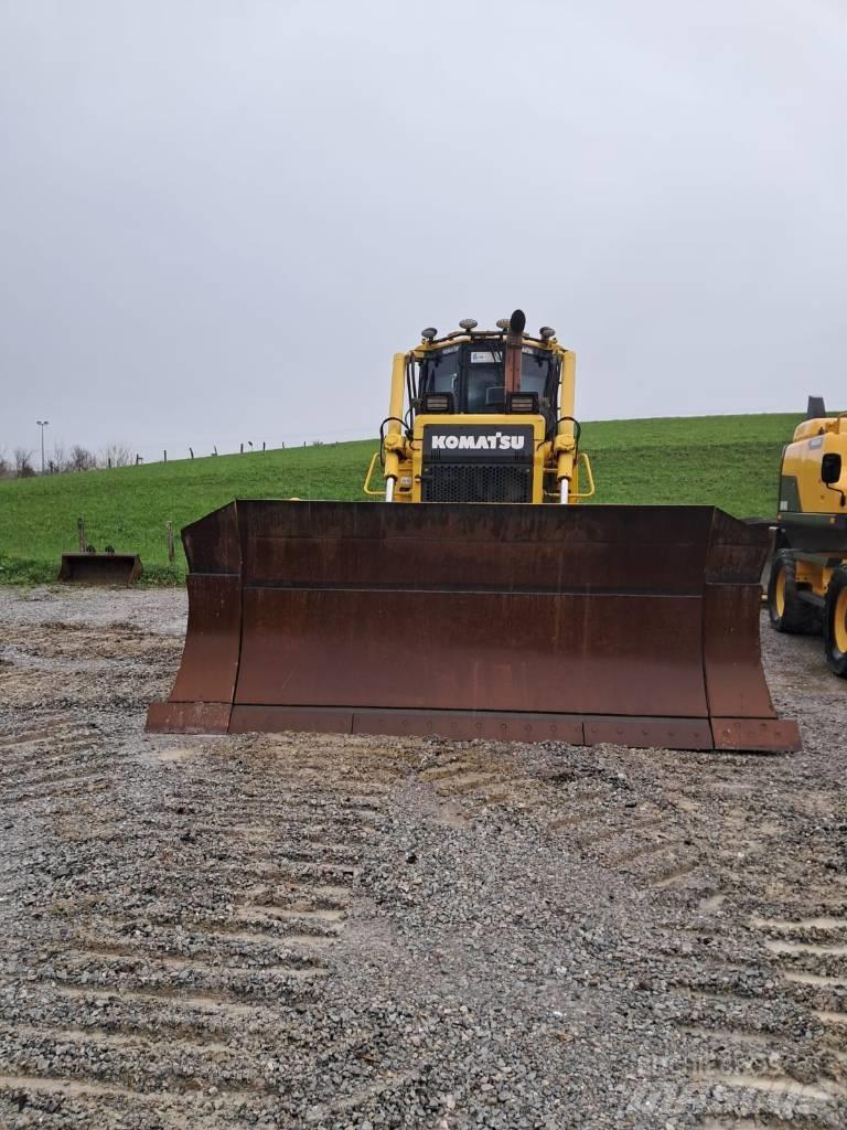 Komatsu D 65 PX-17 بلدوزرات مجنزرة
