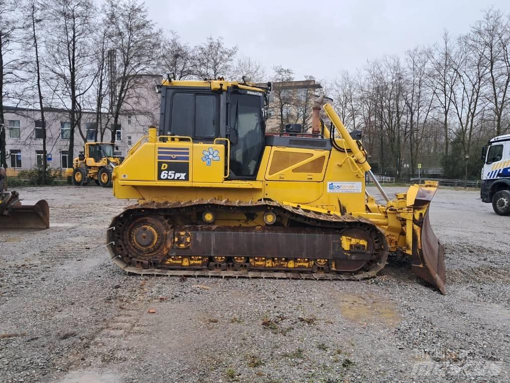 Komatsu D 65 PX-17 بلدوزرات مجنزرة