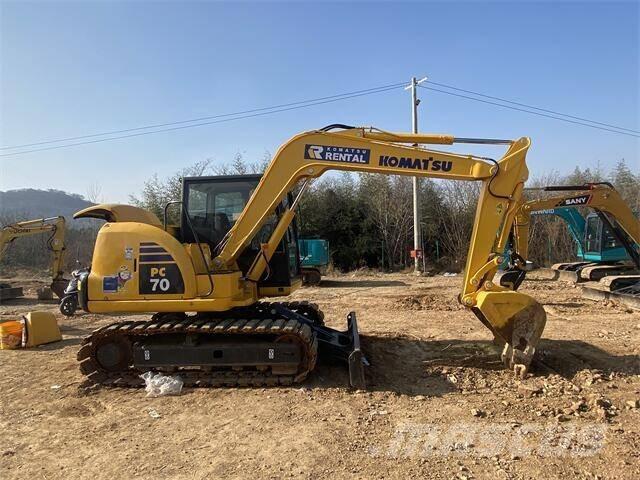 Komatsu pc70-8 حفارات زحافة