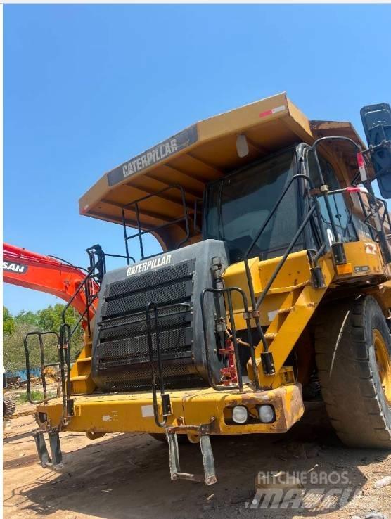 CAT 773 D شاحنات المخلفات الصلبة