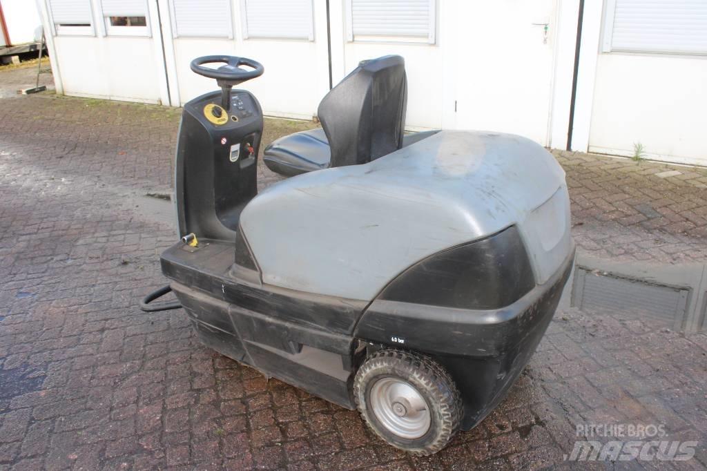 Kärcher KM 100/100 كناسات