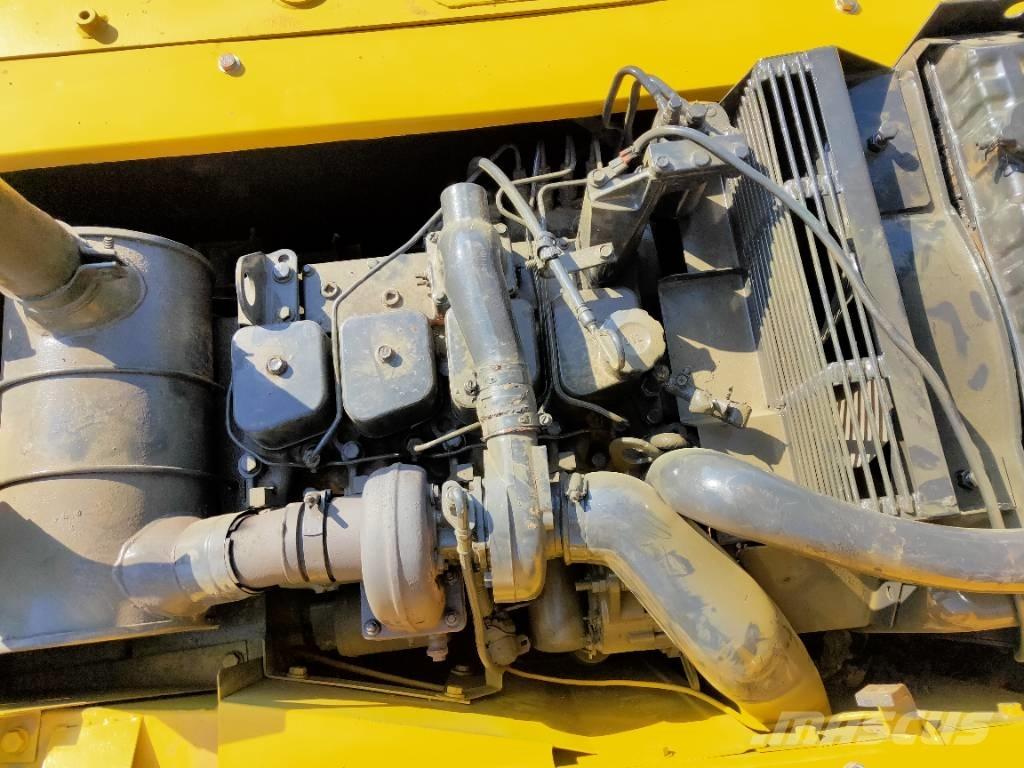 Komatsu PC120-6 حفارات وسط 7 طن - 12 طن