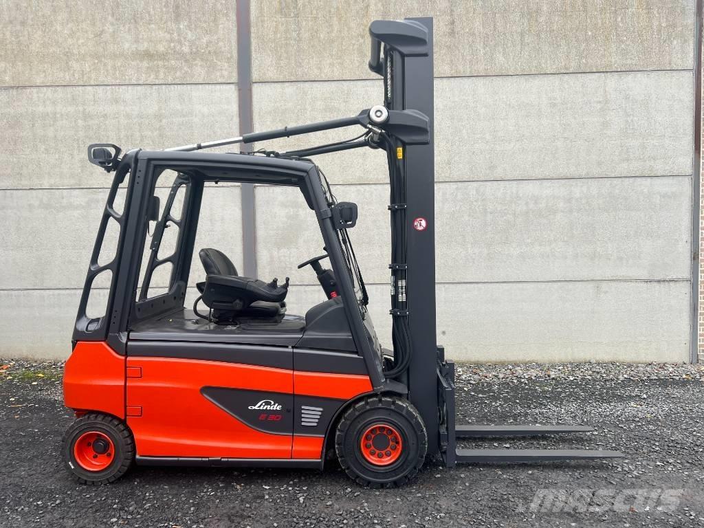 Linde E30L-01 شاحنات ذات رافعات شوكية تعمل بالكهرباء