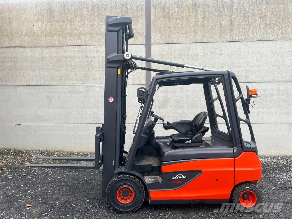 Linde E30L-01 شاحنات ذات رافعات شوكية تعمل بالكهرباء