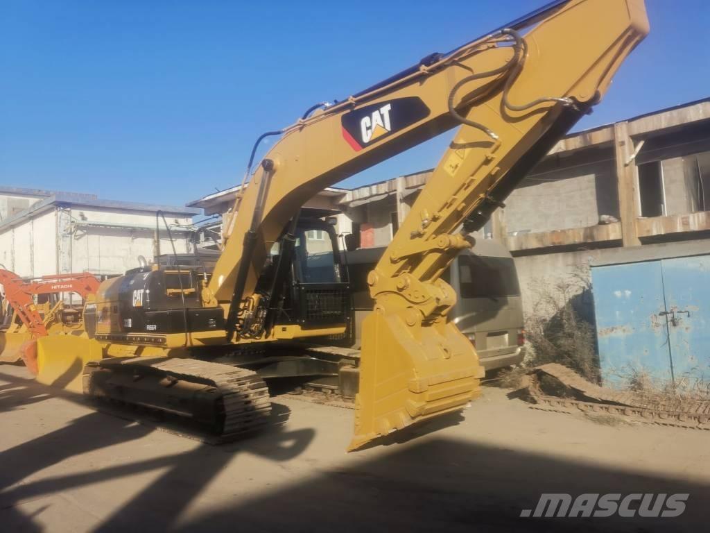 CAT 320 D حفارات زحافة