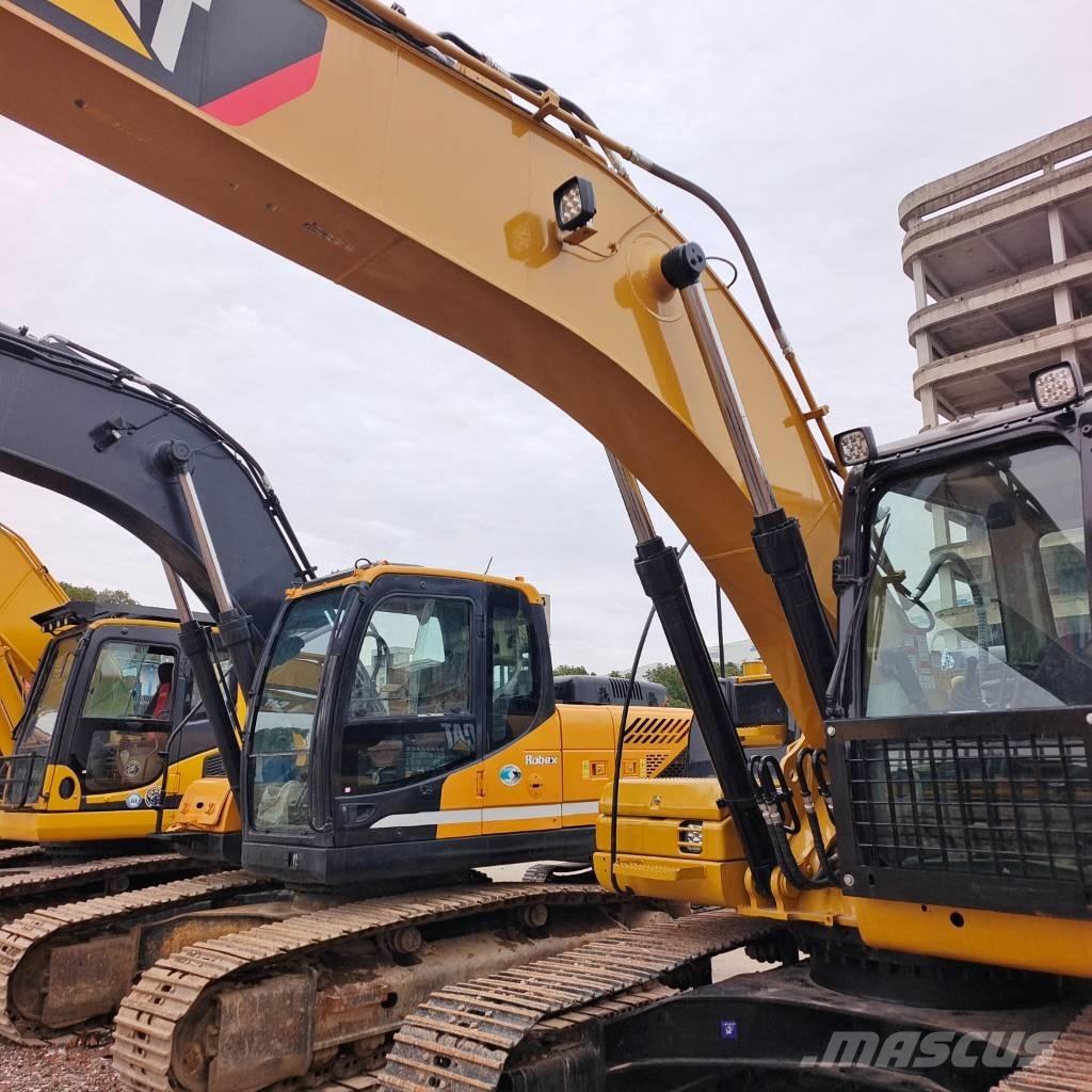 CAT 320 D حفارات زحافة