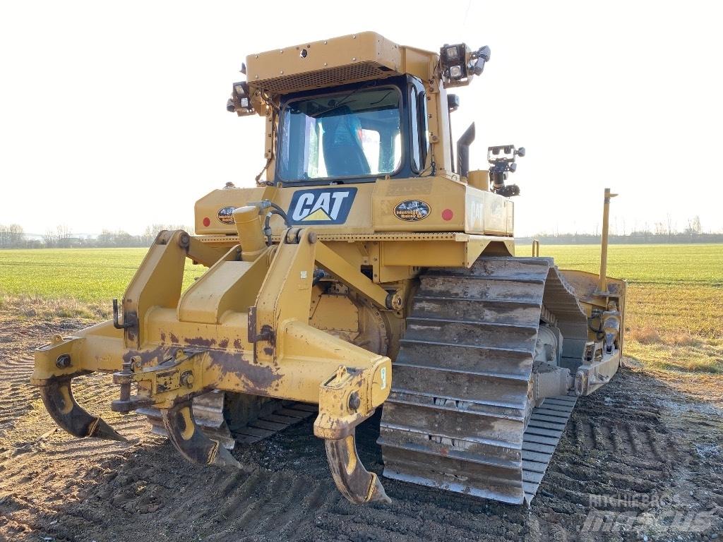 CAT D 6 T LGP بلدوزرات مجنزرة
