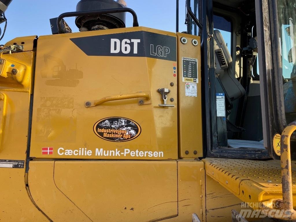 CAT D 6 T LGP بلدوزرات مجنزرة