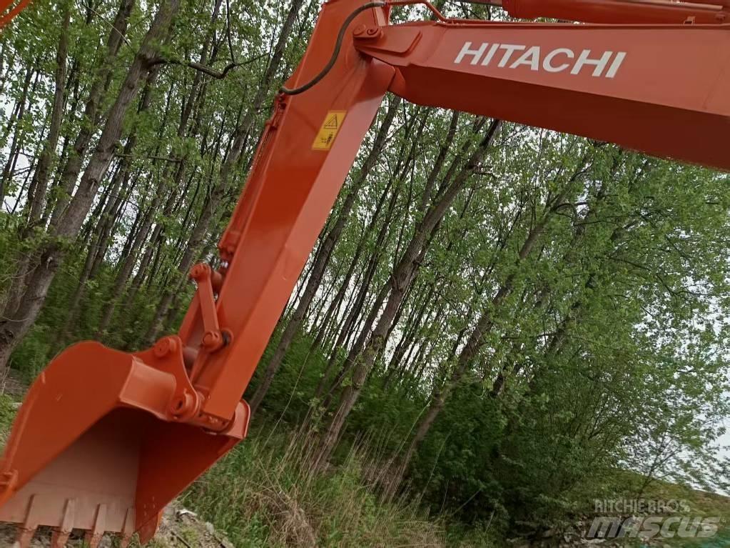 Hitachi ZX200 حفارات زحافة