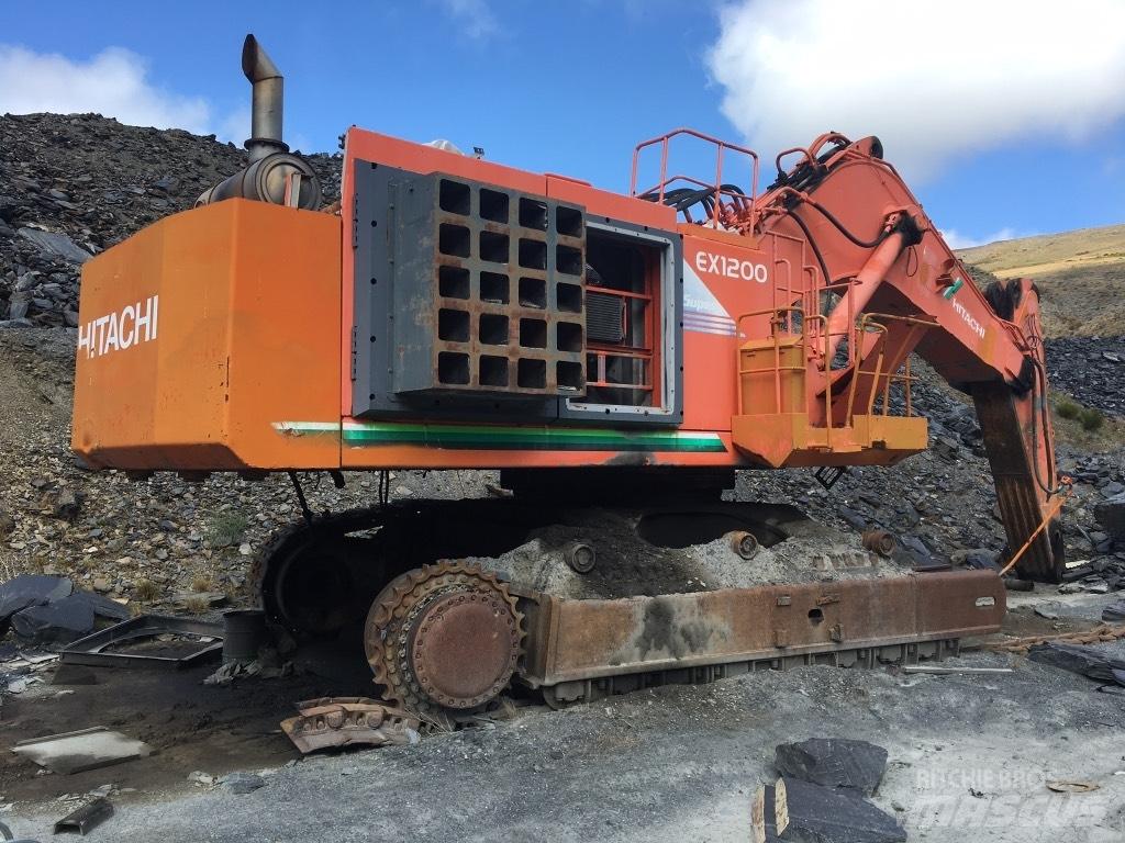 Hitachi EX 1200-5 C حفارات زحافة