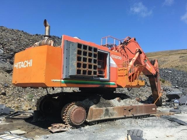 Hitachi EX 1200-5 C حفارات زحافة