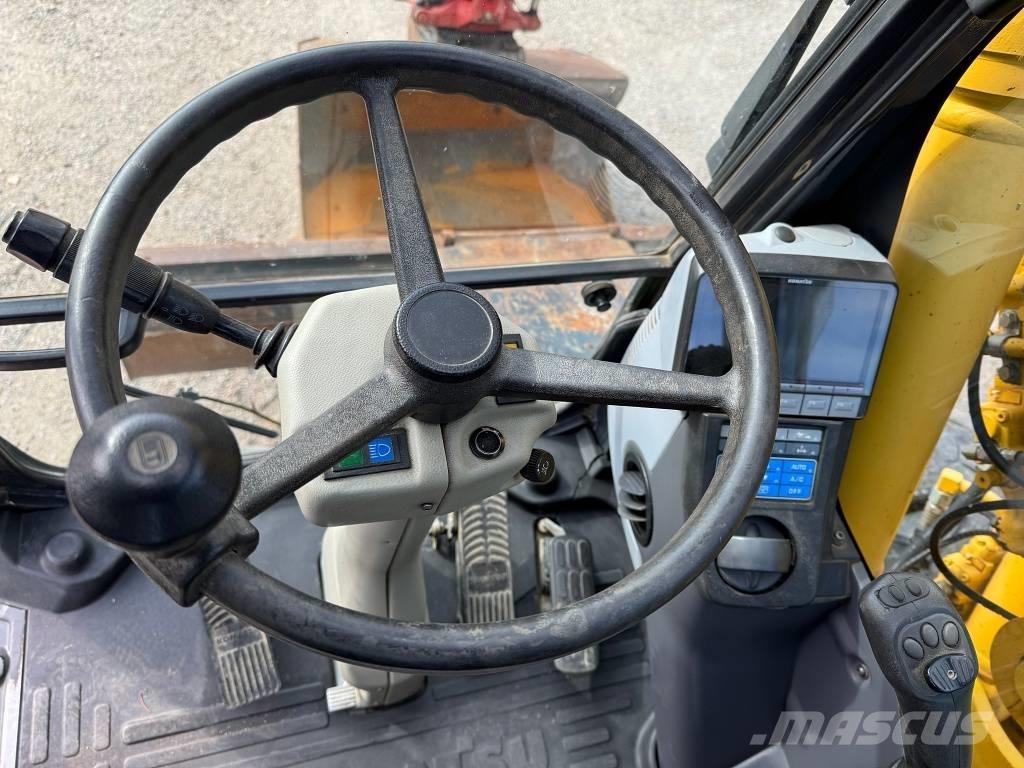 Komatsu PW 148-8 حفارات بعجل