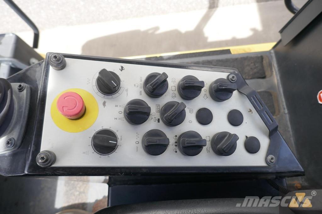 Bomag BW190AD-5 مداحل ثنائية الاسطوانة