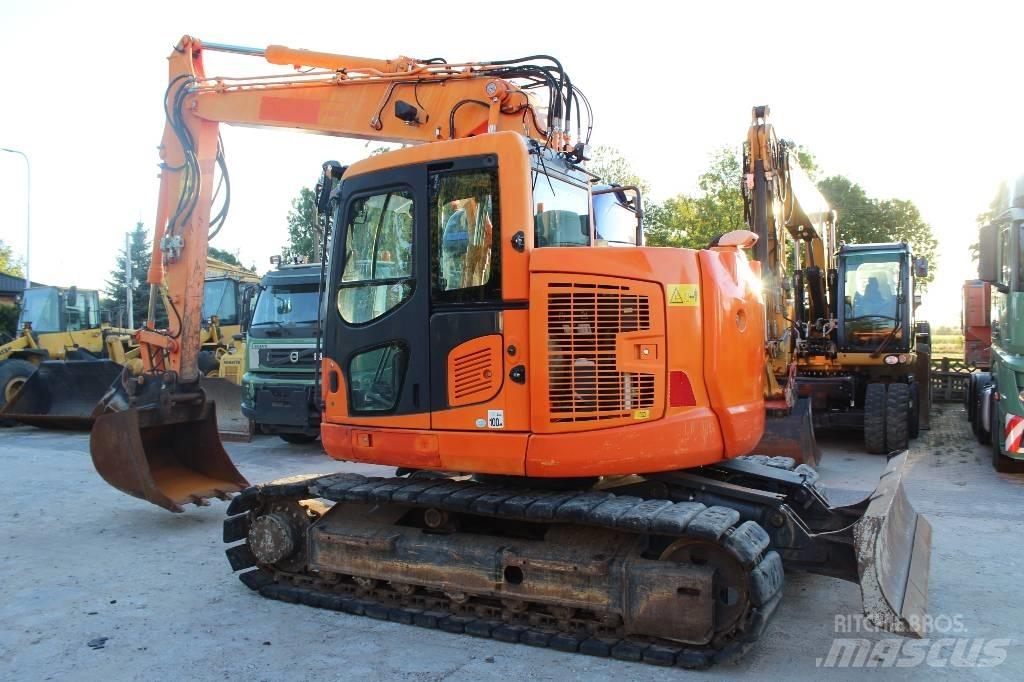 Komatsu PC 138 US-10 حفارات زحافة