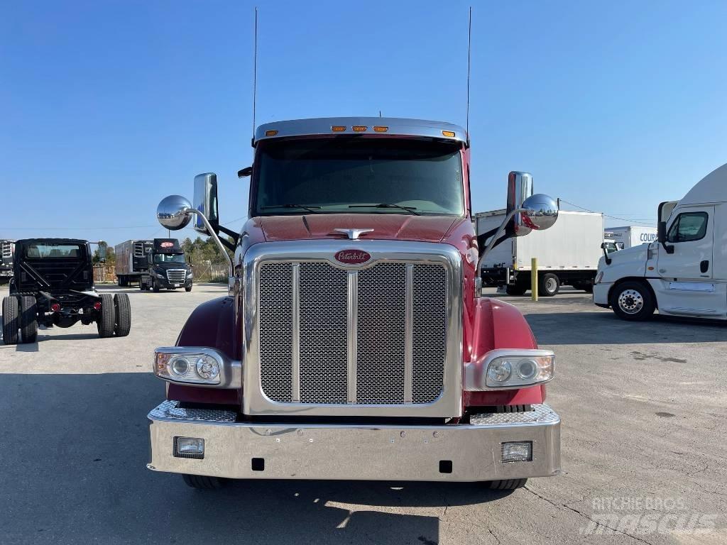 Peterbilt 567 وحدات الجر