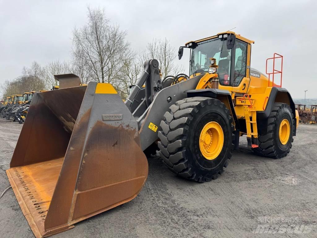 Volvo L 220 H لوادر بعجل