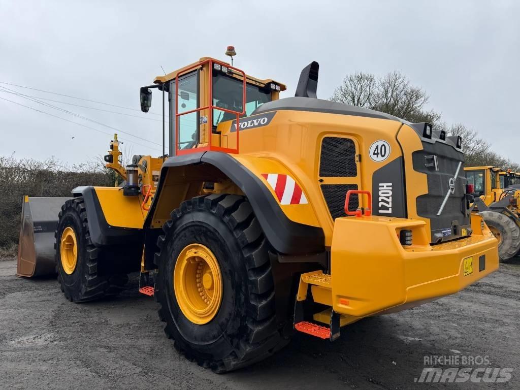 Volvo L 220 H لوادر بعجل