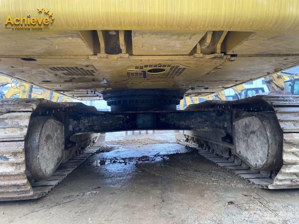 CAT 320 حفارات زحافة