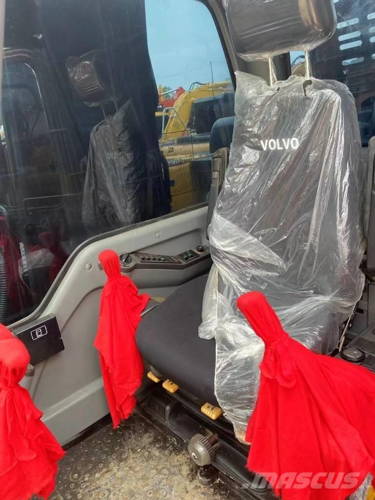 Volvo EC210D حفارات زحافة
