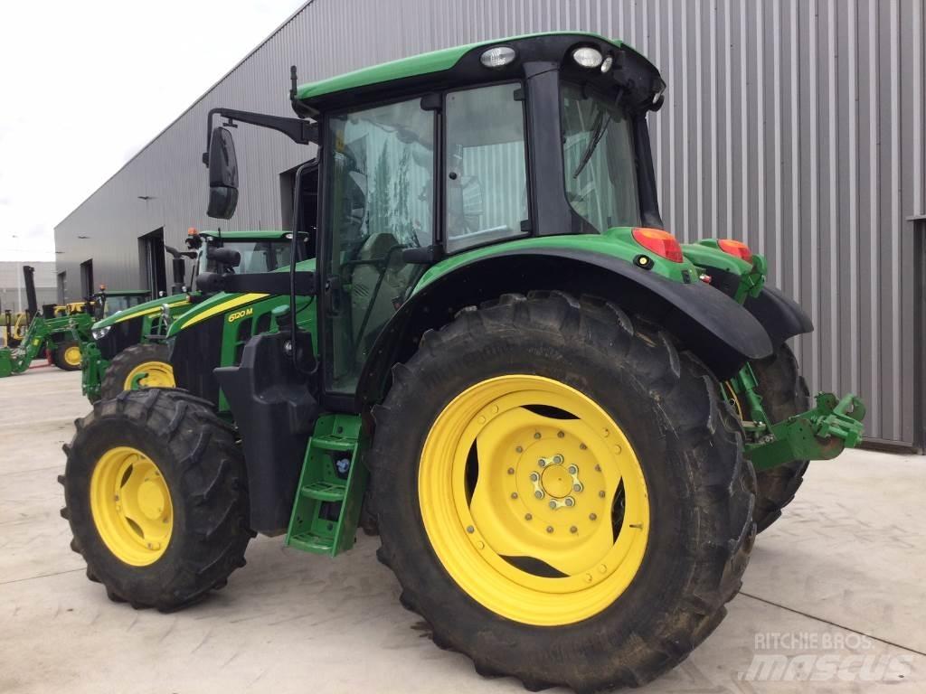 John Deere 6120M الجرارات