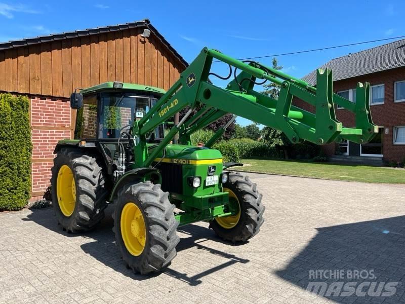 John Deere 2140 الجرارات