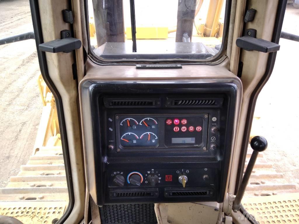 CAT D 6 R XL جرارات تسوية