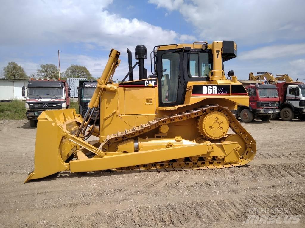 CAT D 6 R XL جرارات تسوية