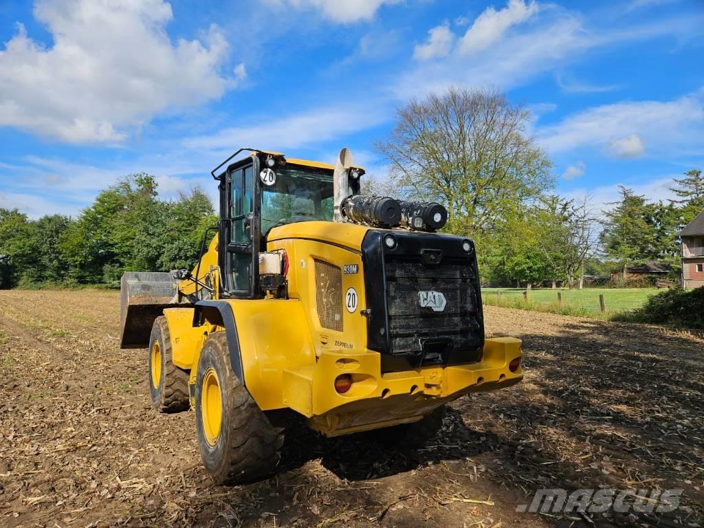 CAT 930 M لوادر بعجل