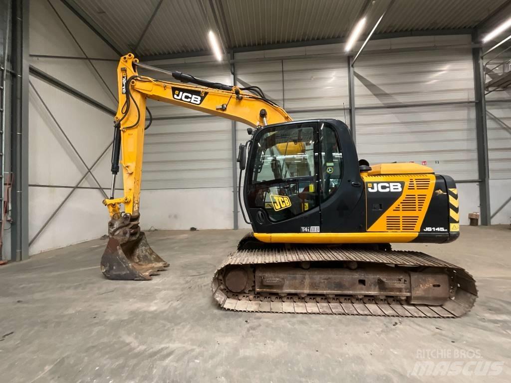 JCB JS 145 LC حفارات زحافة