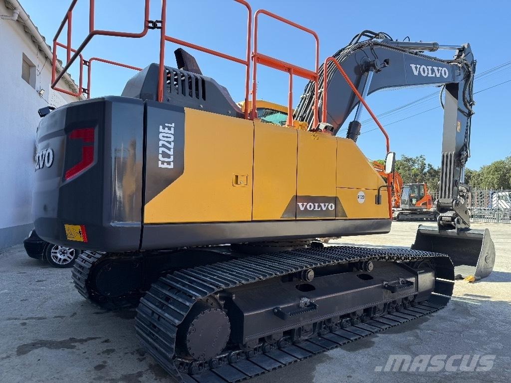 Volvo EC220E حفارات زحافة