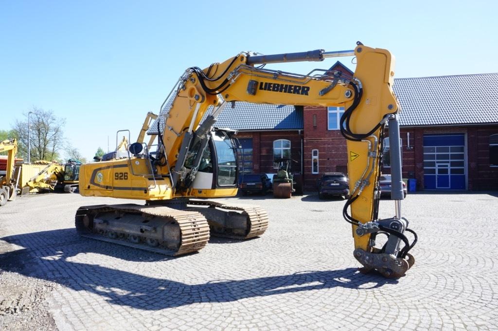 Liebherr R 926 SLC حفارات زحافة