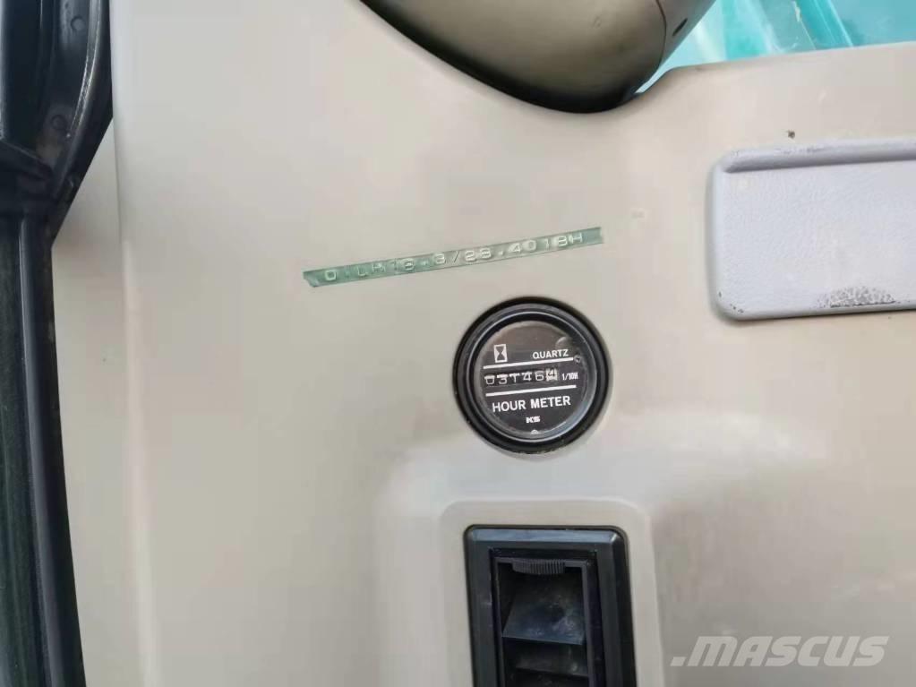 Kobelco SK 135 حفارات زحافة