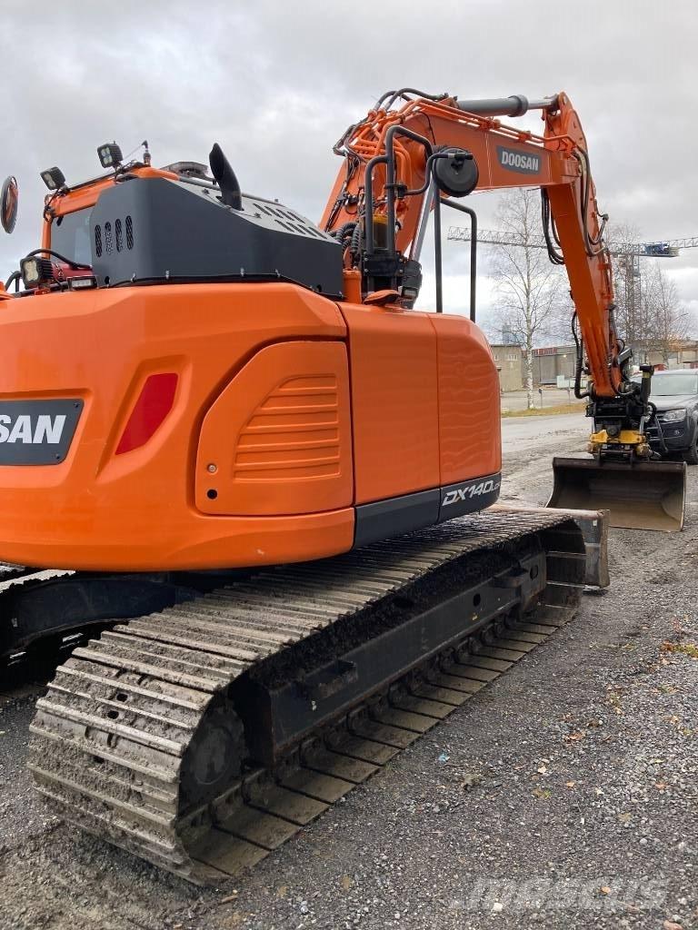 Doosan DX 140 LCR حفارات زحافة