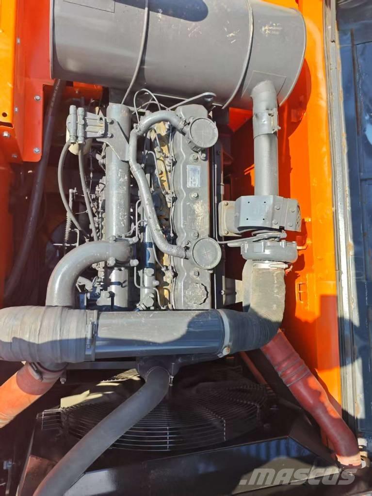 Doosan DX 340 LCA حفارات زحافة