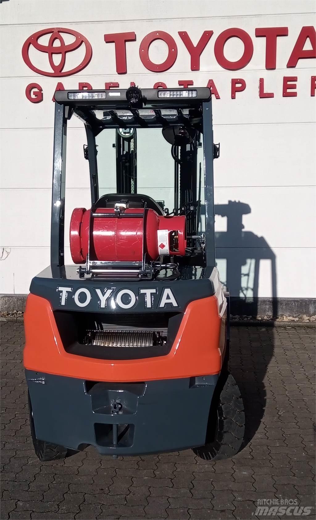 Toyota 02-8FGF30 شاحنات LPG