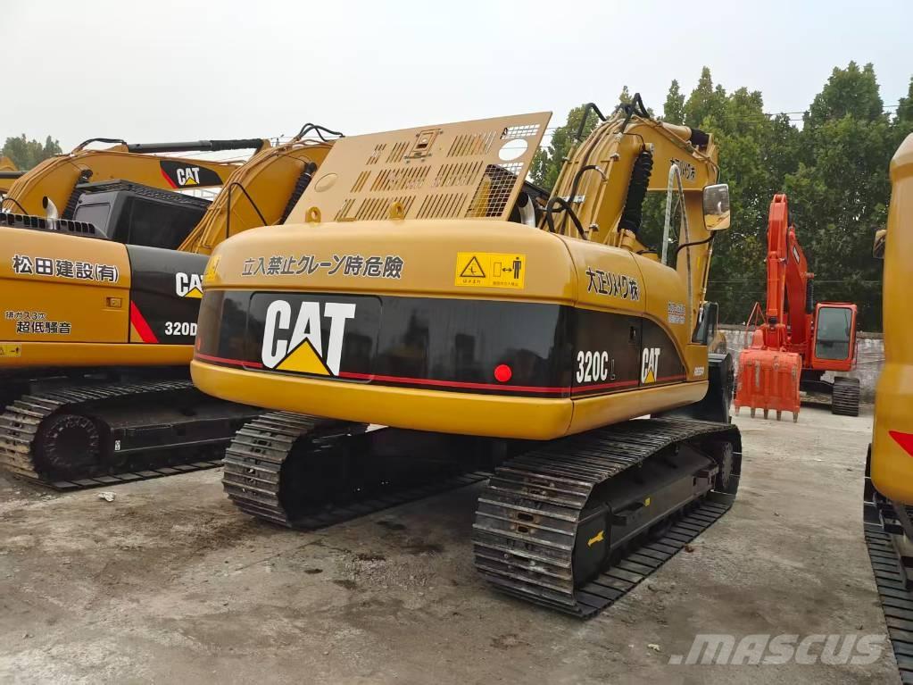CAT 320 C L حفارات زحافة